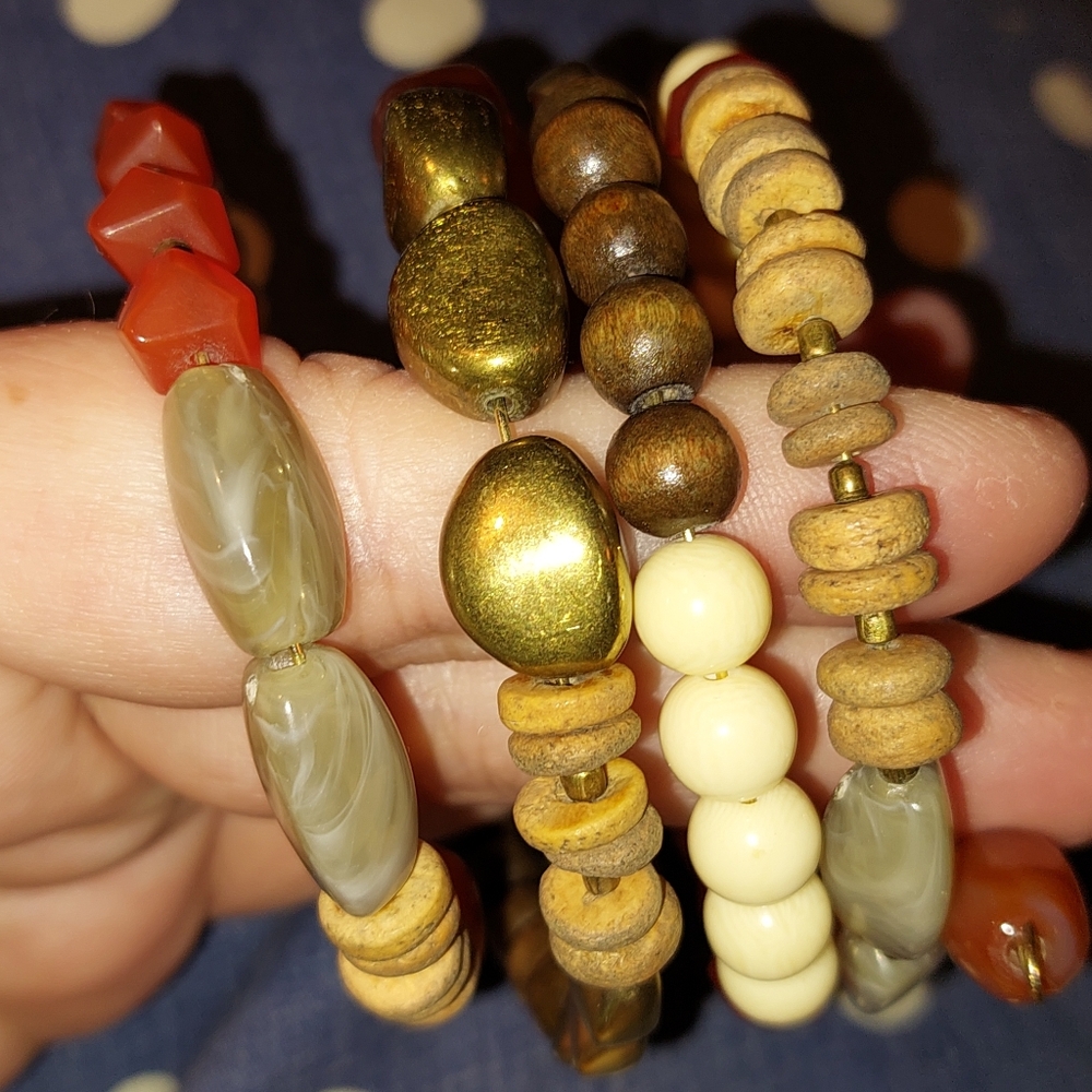 Multicolor Beaded Bracelet Springy - Picture 2 of 2